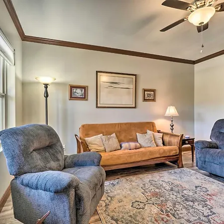 Cozy Townsend Condo, Resort-Style Amenities!